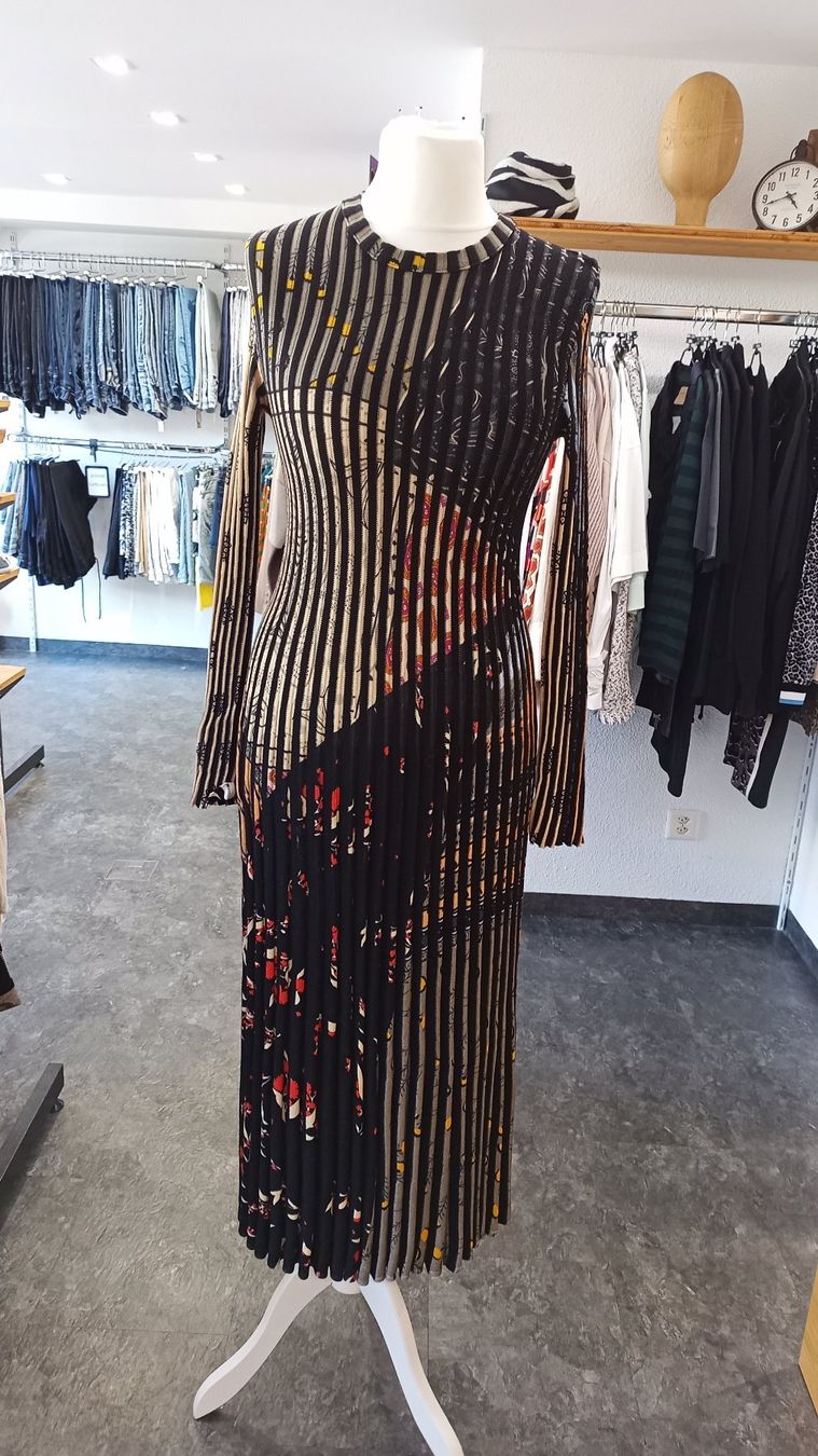 Etro Kleider: ETRO Strickkleid Grösse 36 – Gebraucht aus Altishausen von Tschipfo 1