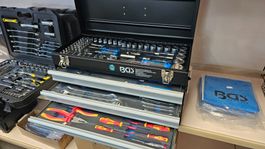 BGS Elektriker Metall Werkzeugkoffer 147 Werkzeugen