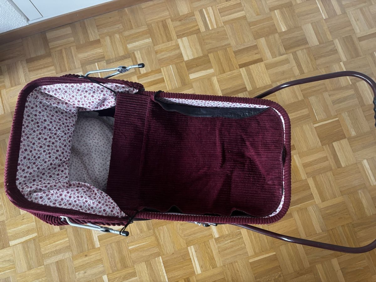 Carrozzine per bambole: Antiker Puppenwagen – Usato da Zürich venduto da CallMeAppetite 2