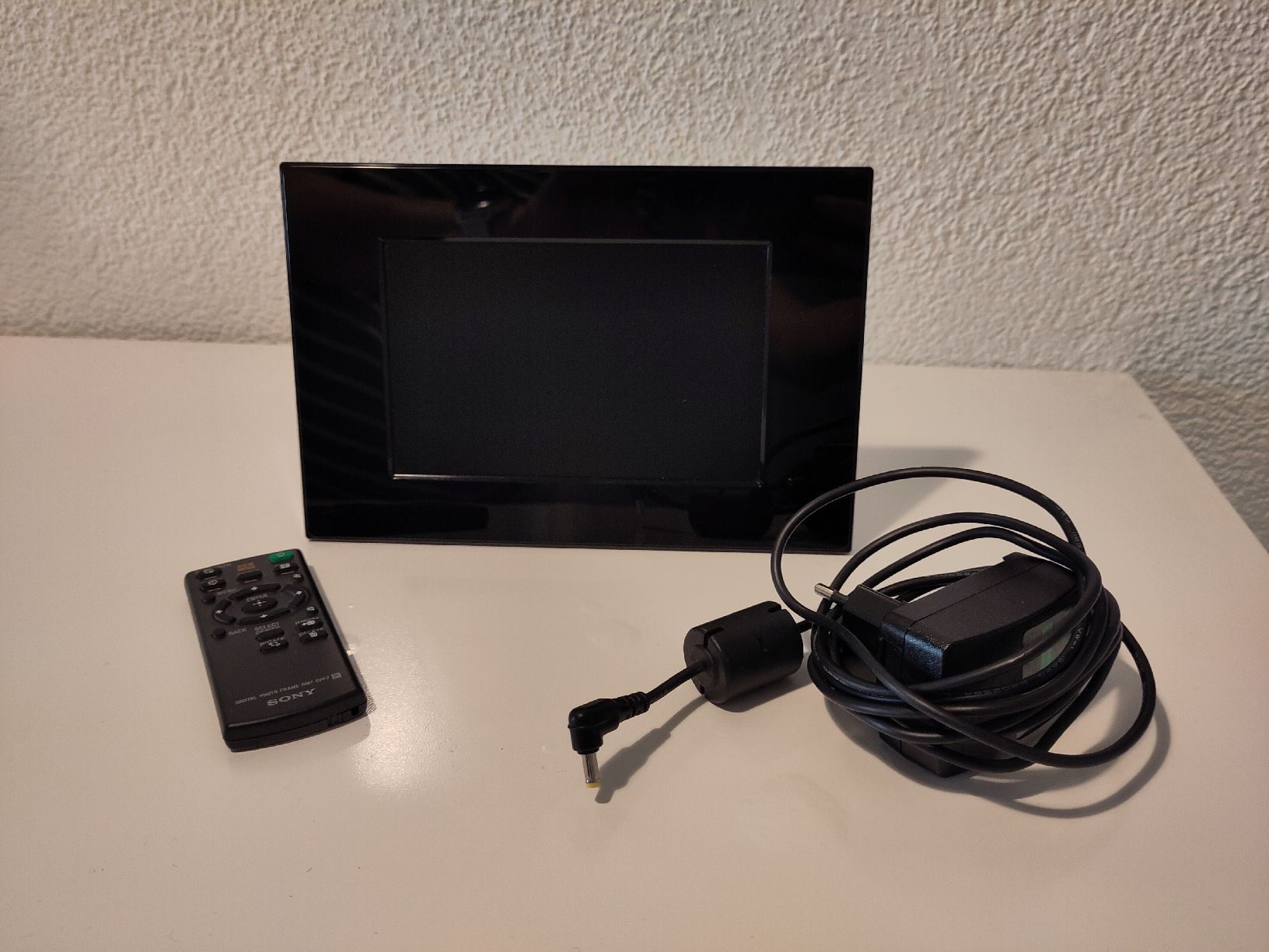 Bilderrahmen: Digitaler Bilderrahmen Sony DPF-A73 – Gebraucht aus Zürich von ili_jzy7