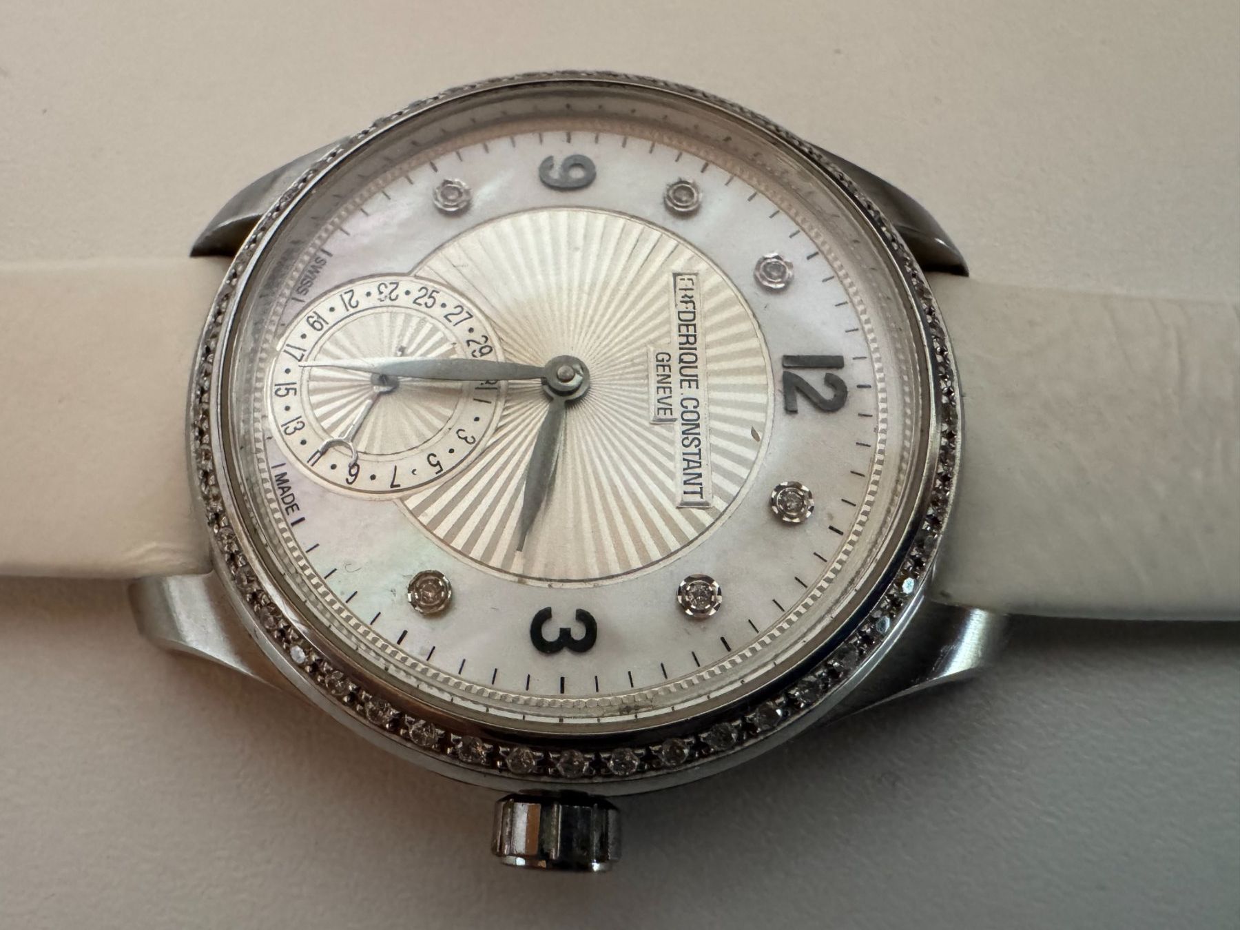 Frederique Constant Orologi: FREDERUQUE CONSTANT AUTOMATIK MIT SCHÖNER LÜNETTE – Usato da Schüpfen venduto da TOY-58 1