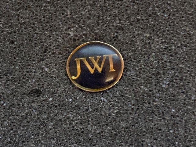 Plaketten & Abzeichen: PINS - JWT – Gebraucht aus Le Brassus von cinema13
