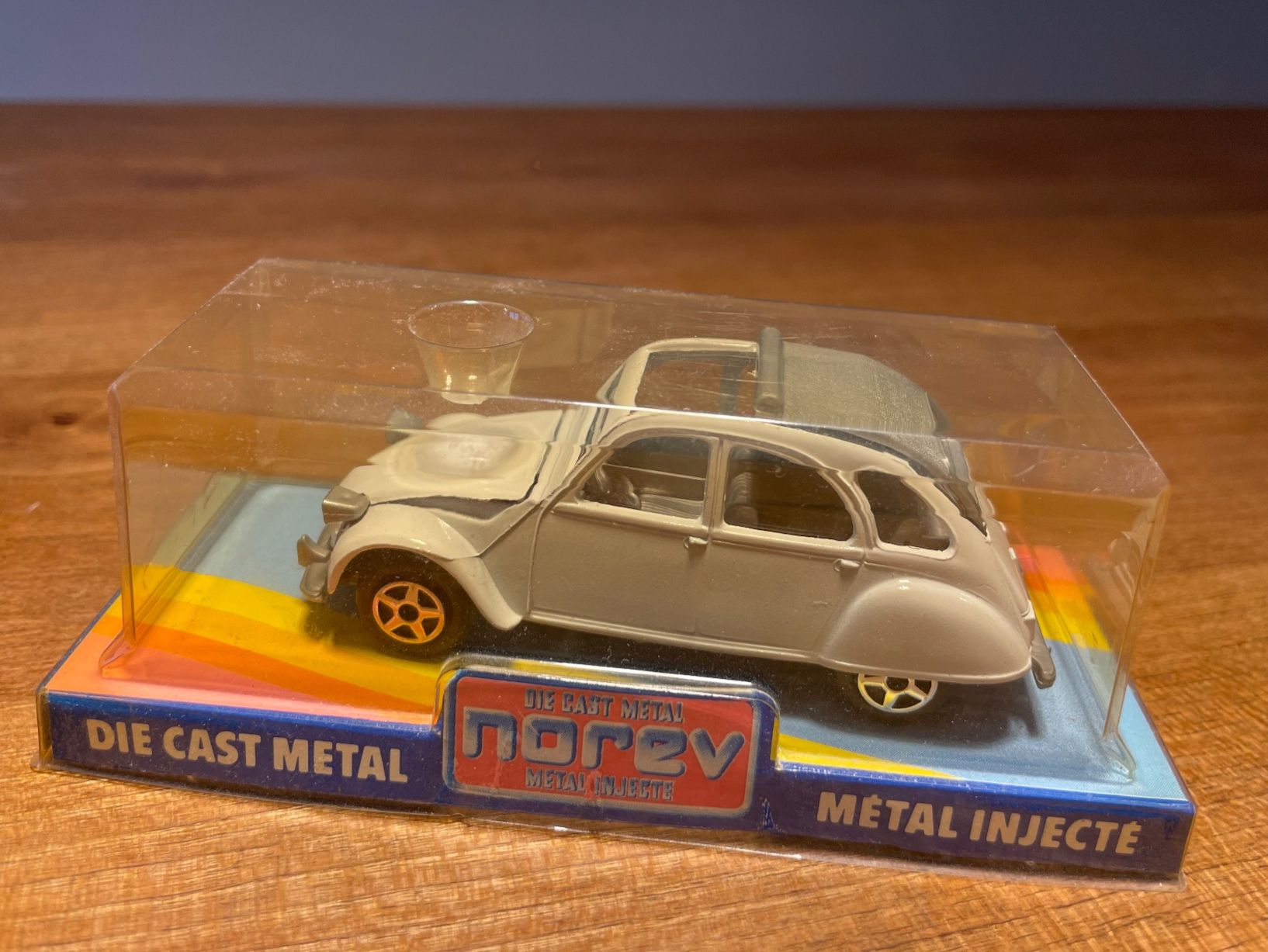 Citroën Modellini d'auto: Citroen 2CV6 Norev Modellauto – Usato da Luzern venduto da mintcar 4