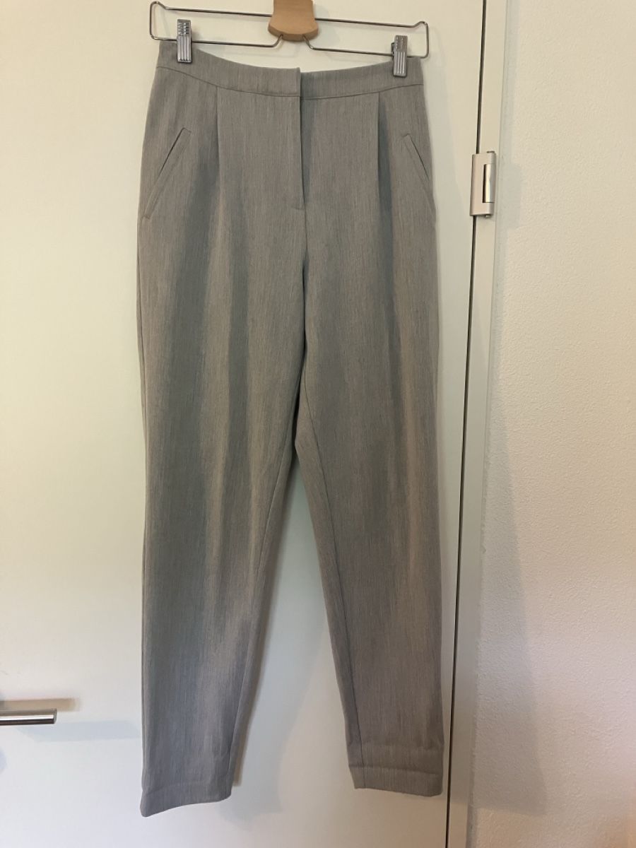 Hosen: Graue Damen Hose, Grösse M – Gebraucht aus Wabern von caja_6
