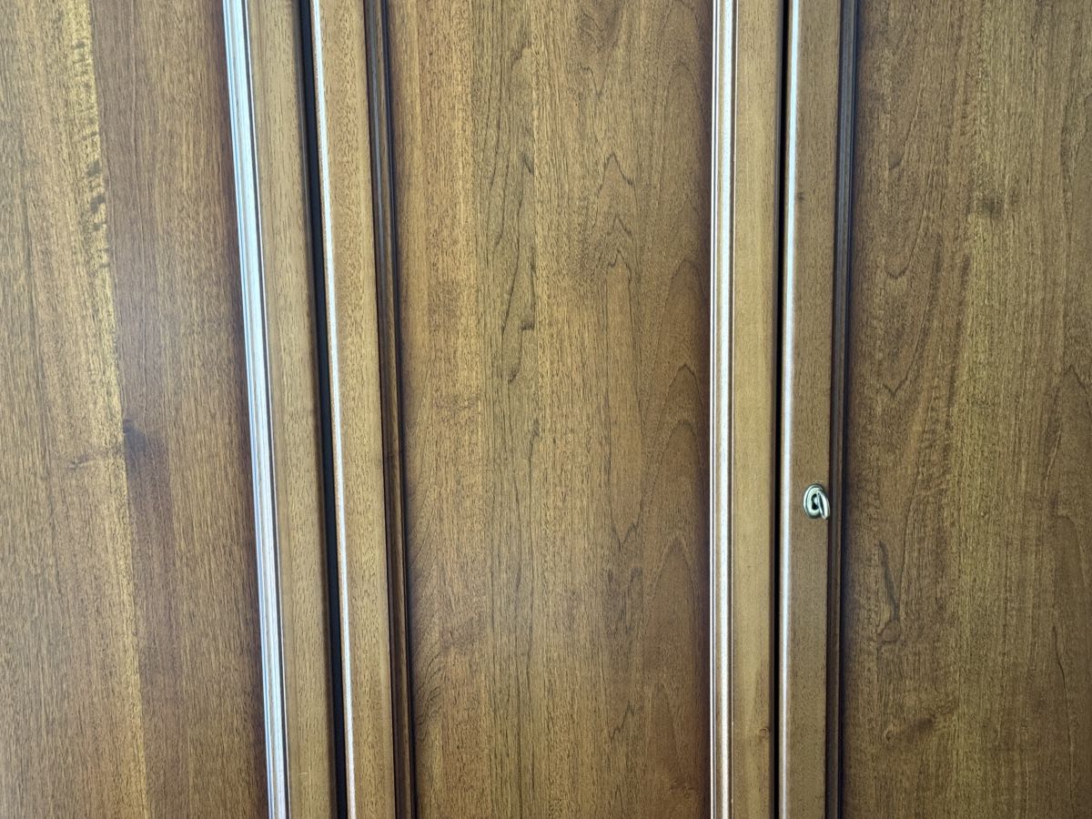 Schränke: Italinescher  Kleiderschrank – Gebraucht aus Opfikon von hetipeti 3