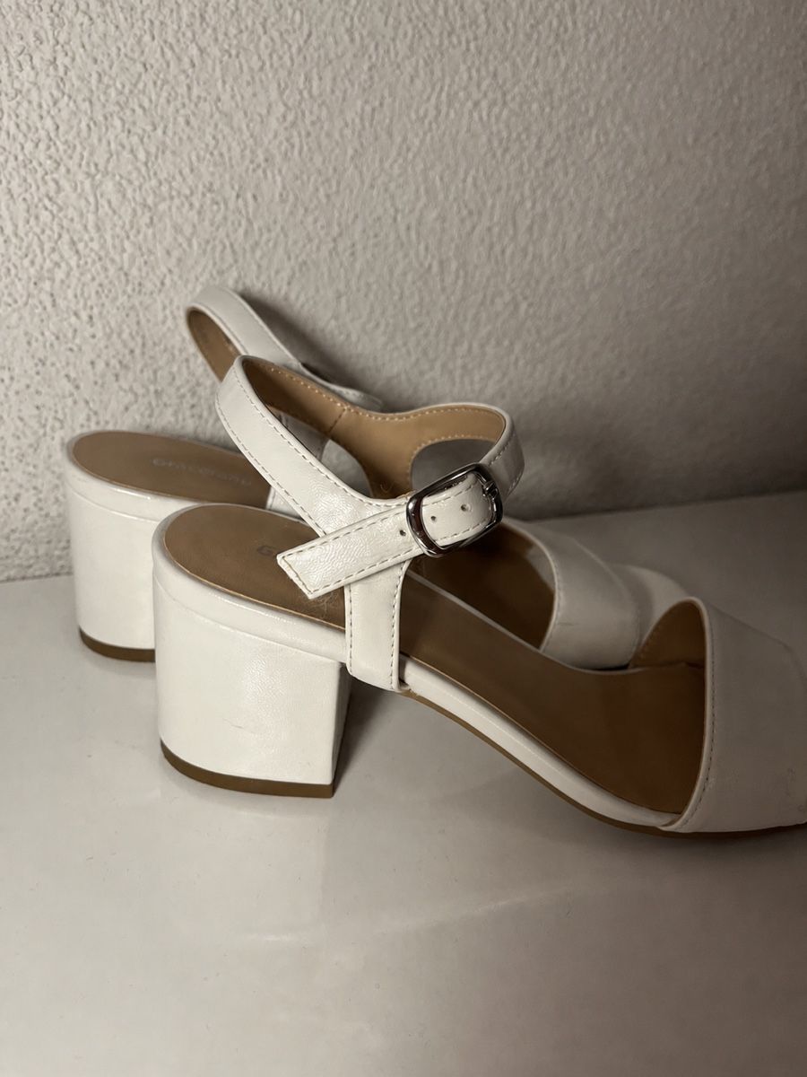 Graceland Scarpe da donna: Weisse Blockabsatz-Sandalen, Grösse 38 – Usato da Oetwil a.d. Limmat venduto da Onaledi 1