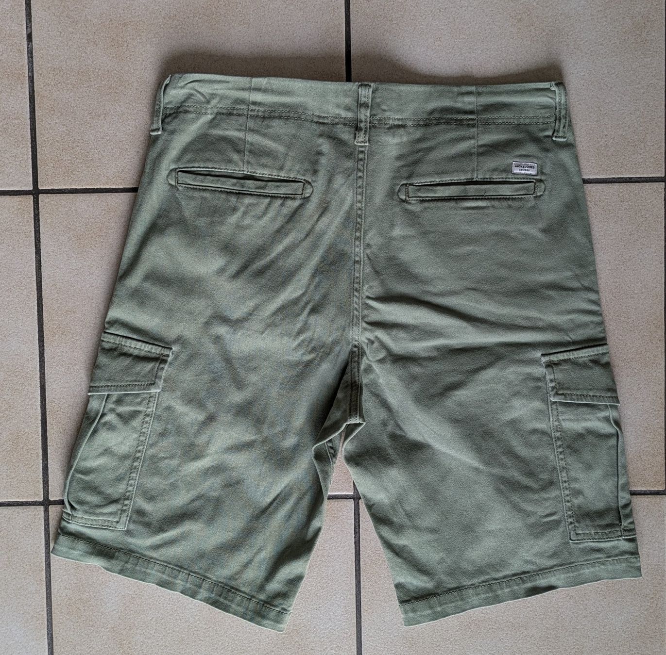 Jack & Jones Jeans: Cargo-Shorts "Jack&Jones" Gr. S – Usato da Bonstetten venduto da Driver7 2