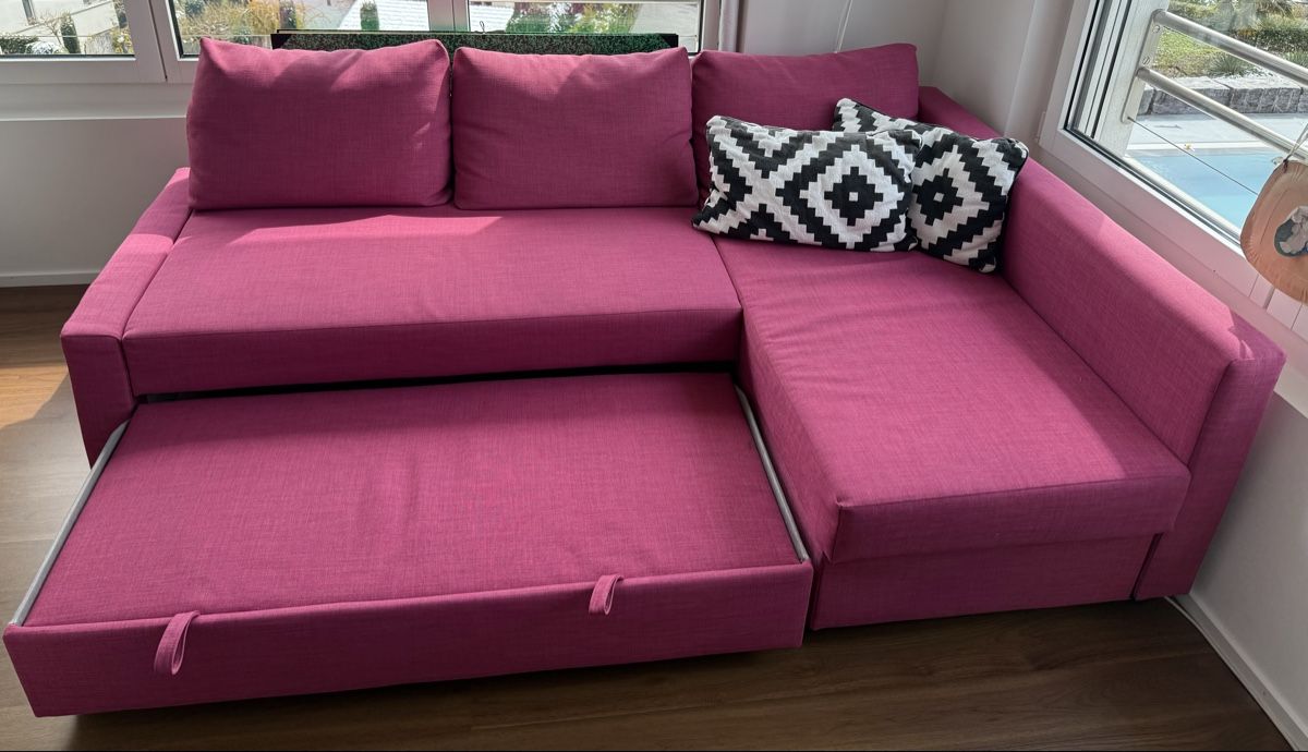 Divani: Sofa bed with storage and 3 decorative cushions – Usato da Weggis venduto da Doris 2