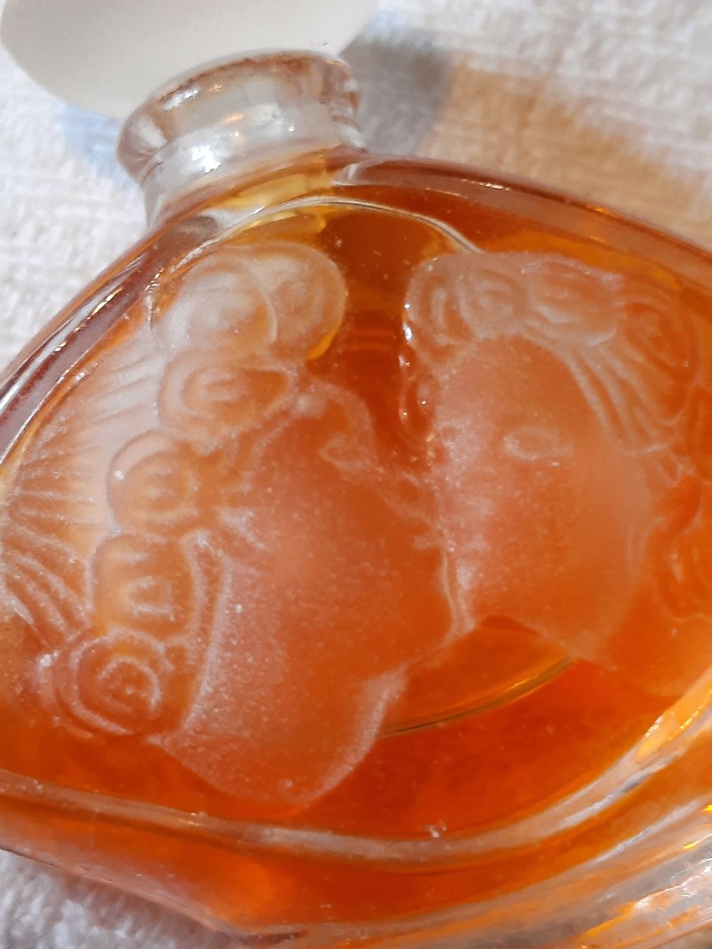 Lalique Profumi & Eau de Toilette: rares Parfummuster  LE BAISER  de LALIQUE – Usato da Busswil BE venduto da balu37 5