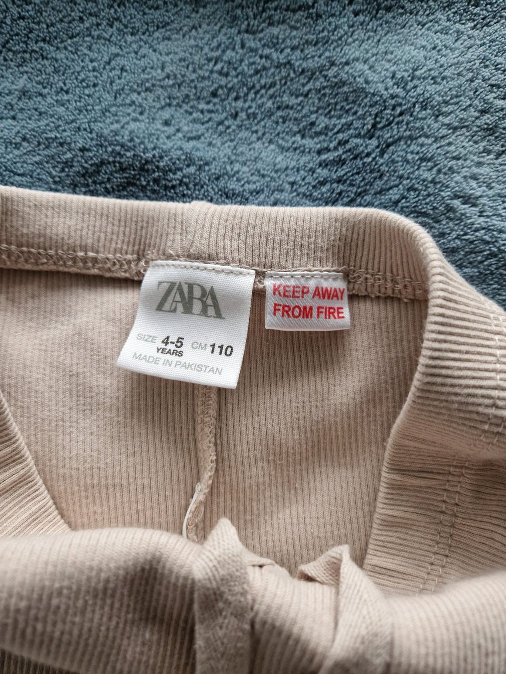 Zara Pantaloni: Leggings grösse 104 – Usato da Heimberg venduto da Eleanor20 1