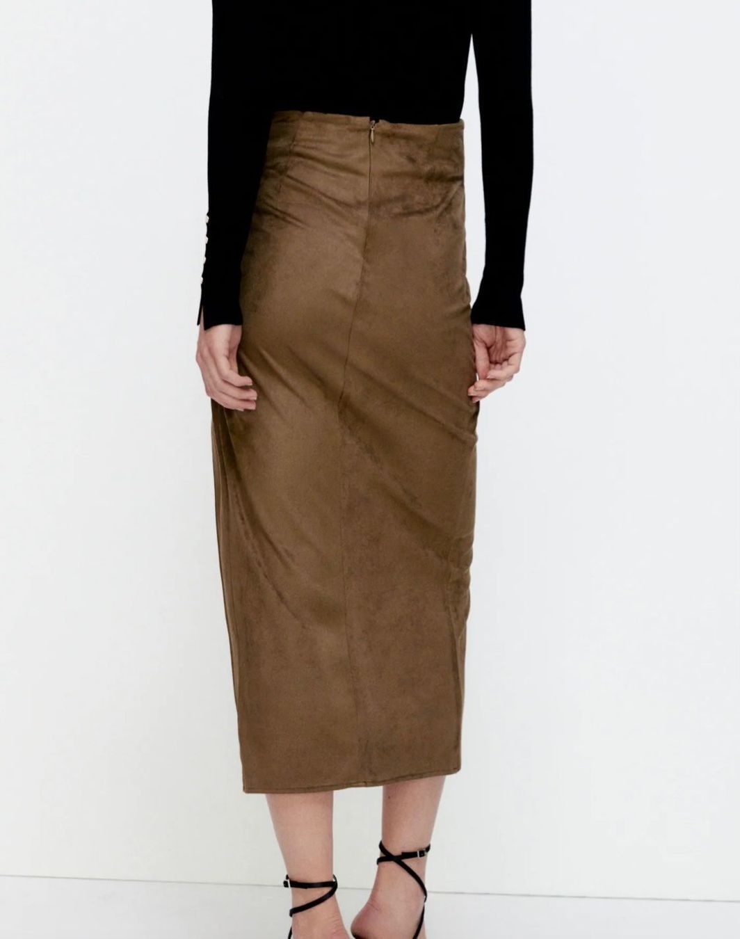 Zara Gonne: Zara rock in wildlederoptik – Usato da Wallisellen venduto da preloved.fastfashion 2