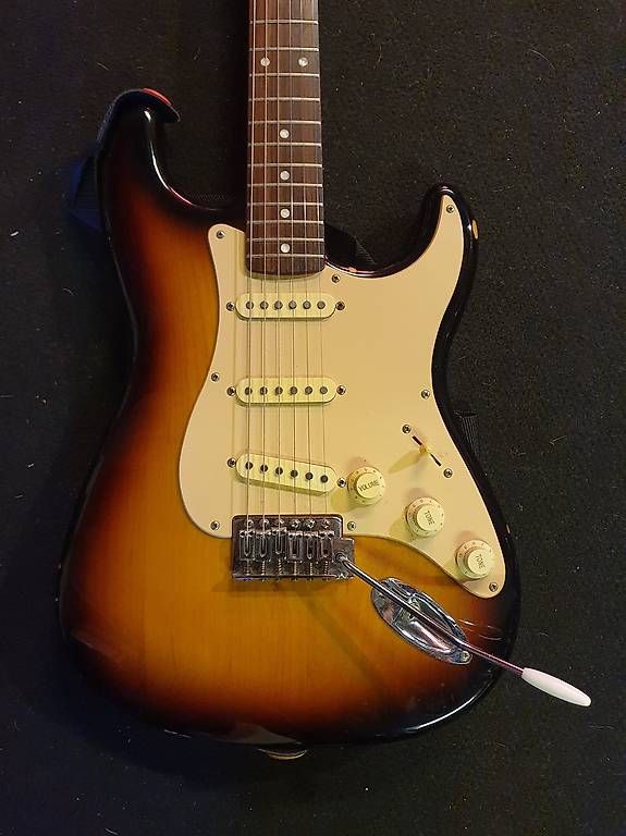Strumenti musicali: Squier Bullet Strat 20th Anniversary 2002 – Usato da Zufikon venduto da mronioon 1