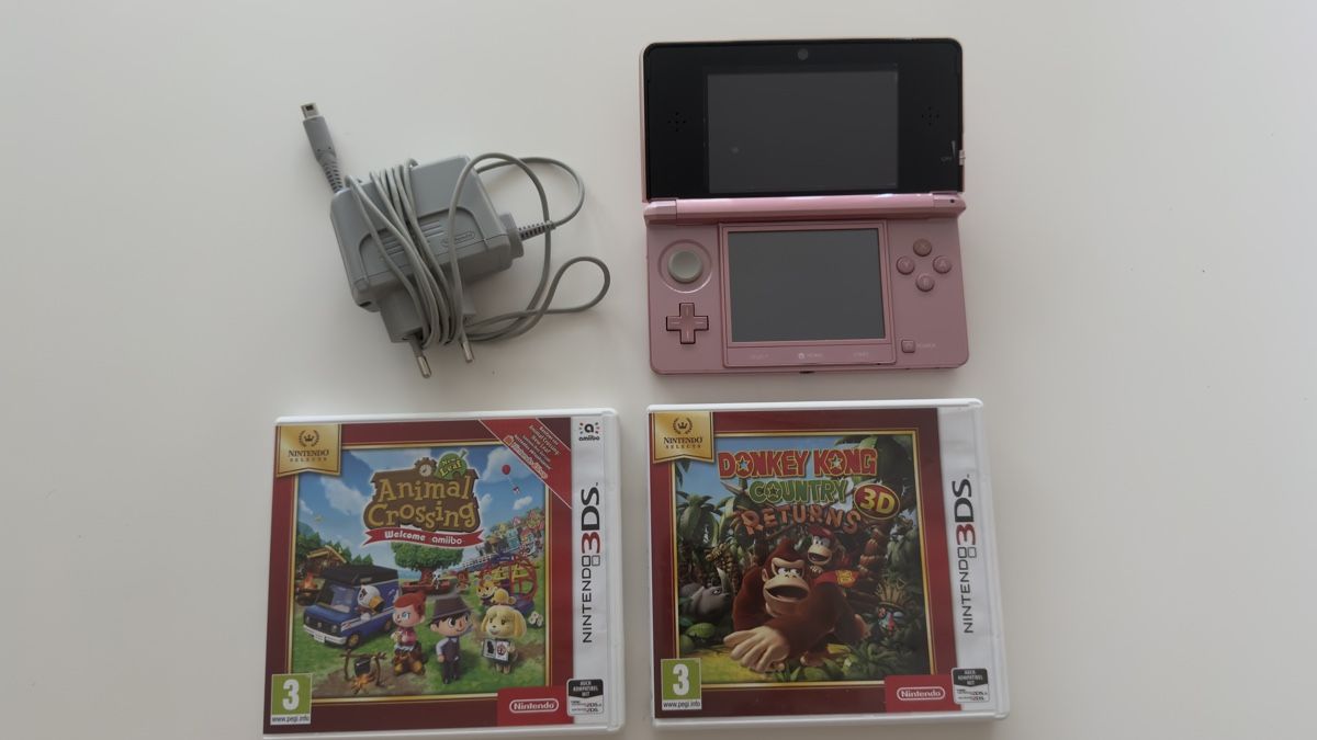 Nintendo Konsolen: Nintendo 3DS pink Konsole mit 2 Spielen – Gebraucht aus Nidau von nin_5gk2