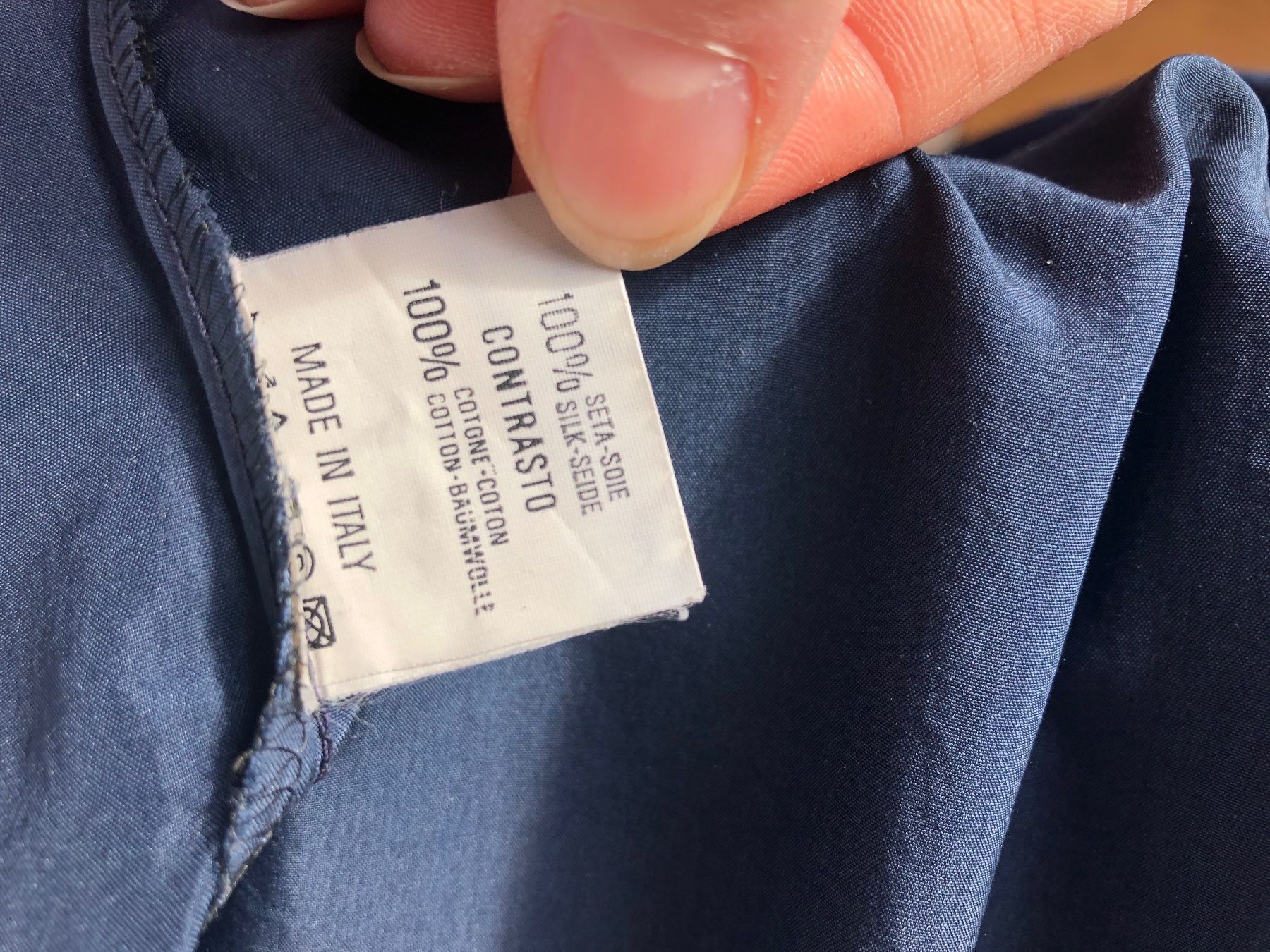 Camicette: Blouse en soie bleu marine – Usato da Dotzigen venduto da SecondHandGems 7
