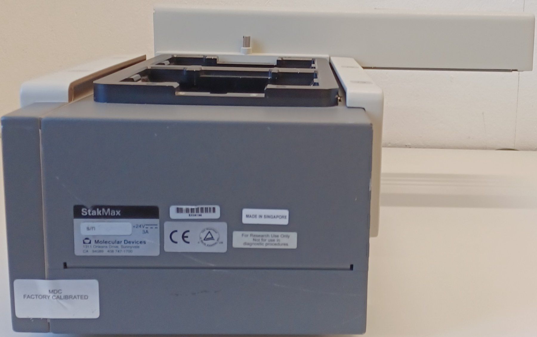Accessori da laboratorio: Molecular Devices StakMax Microplate Stacker – Difettoso da Niederdorf venduto da LeptonAG_Labor 6