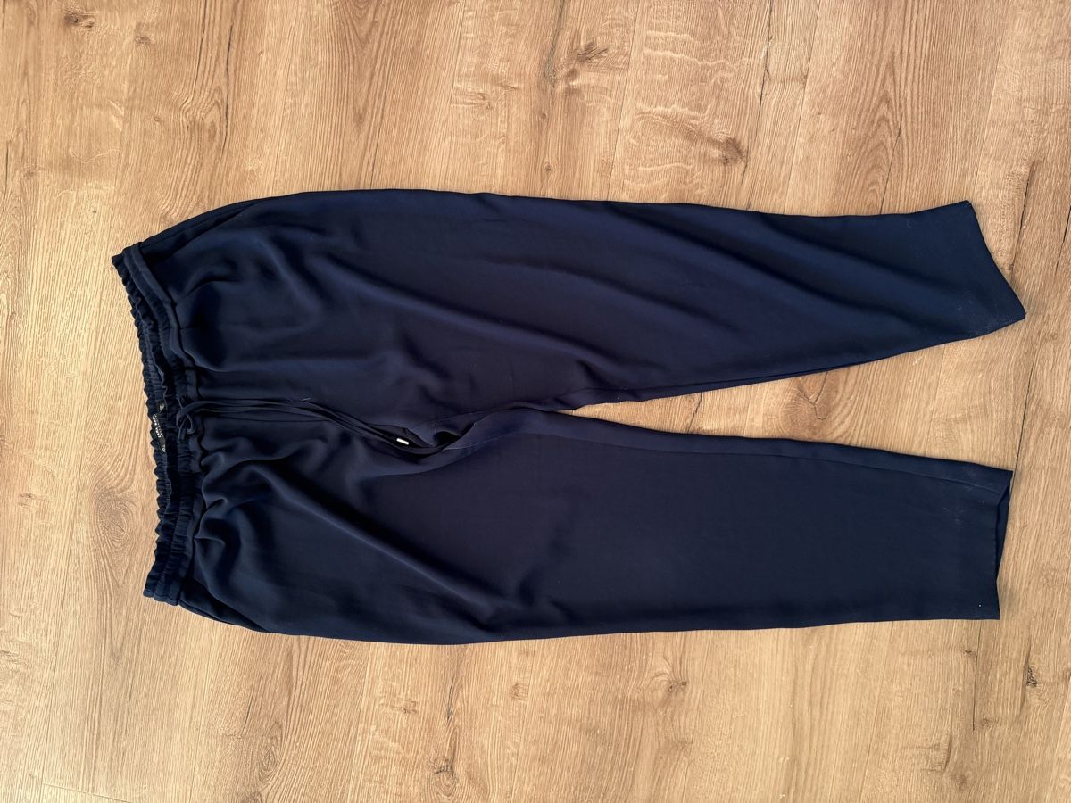 Zara Pantaloni: Zara Basic Stoffhose, dunkelblau, Gr. L, Top Zustand! – Usato da Olten venduto da smashbox
