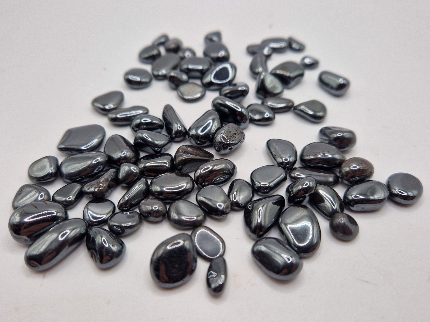 Minerali & Pietre curative: Trommelsteine Hämatit Granulat 100gr. – Nuovo e nell'imballaggio originale da Winterthur venduto da LukasMineralienOase