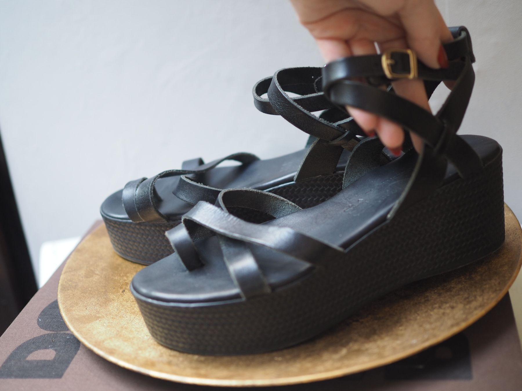 Scarpe da donna: Handgemachte Leder Sandalen Gr. 38 – Nuovo (secondo la descrizione) da Luzern venduto da MweziMystique 2