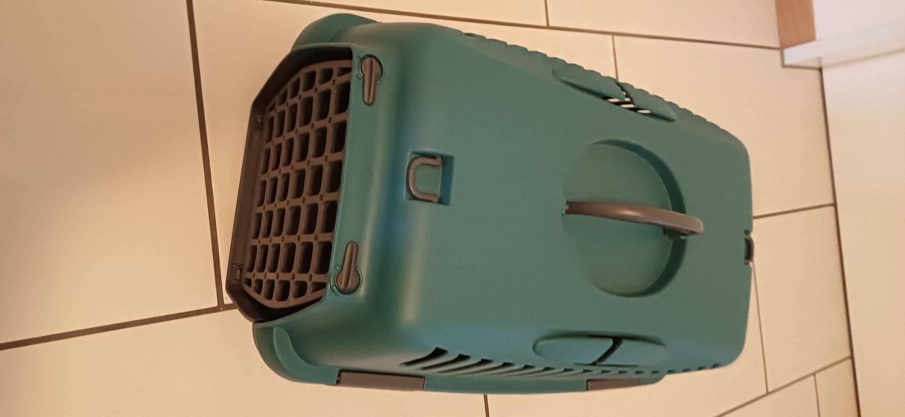 Cucce & Letti: Transportbox Katze, 2x gebraucht – Usato da Stein AG venduto da Brina_85