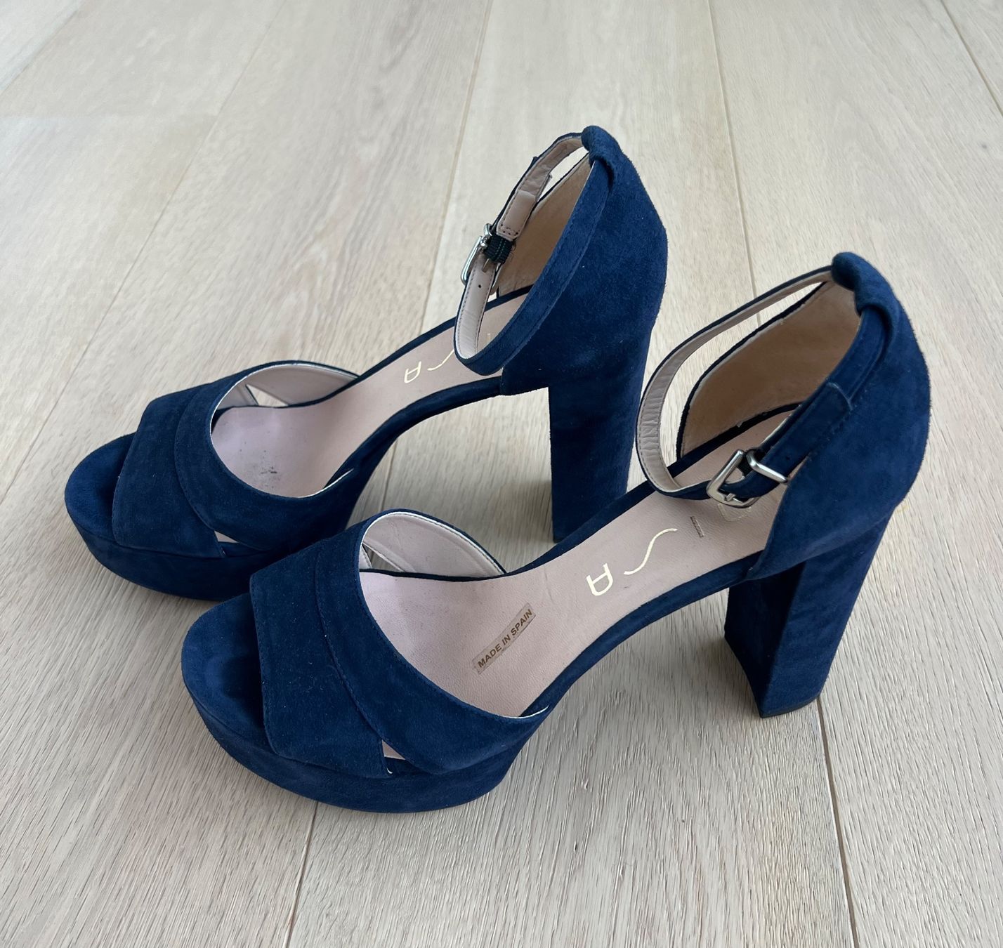 Unisa Scarpe da donna: UNISA Echtleder- Sandalen mit Blockabsatz Gr.40 – Nuovo (secondo la descrizione) da Degersheim venduto da Starkigel