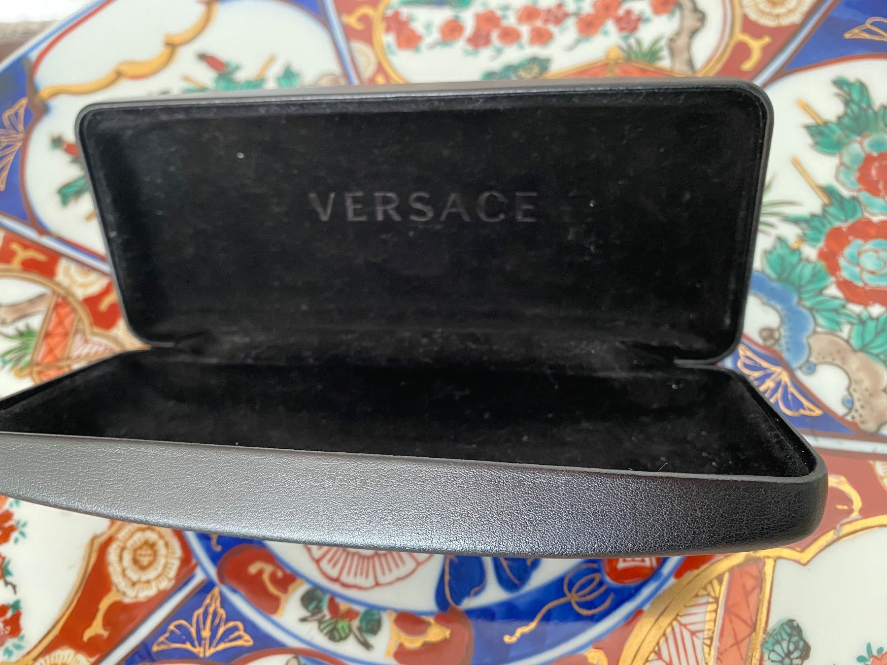 Versace Altro in  Abbigliamento & Accessori: VERSACE - schwarzes Vintage Brillenetui-Box – Usato da Besazio venduto da lionheart63 3