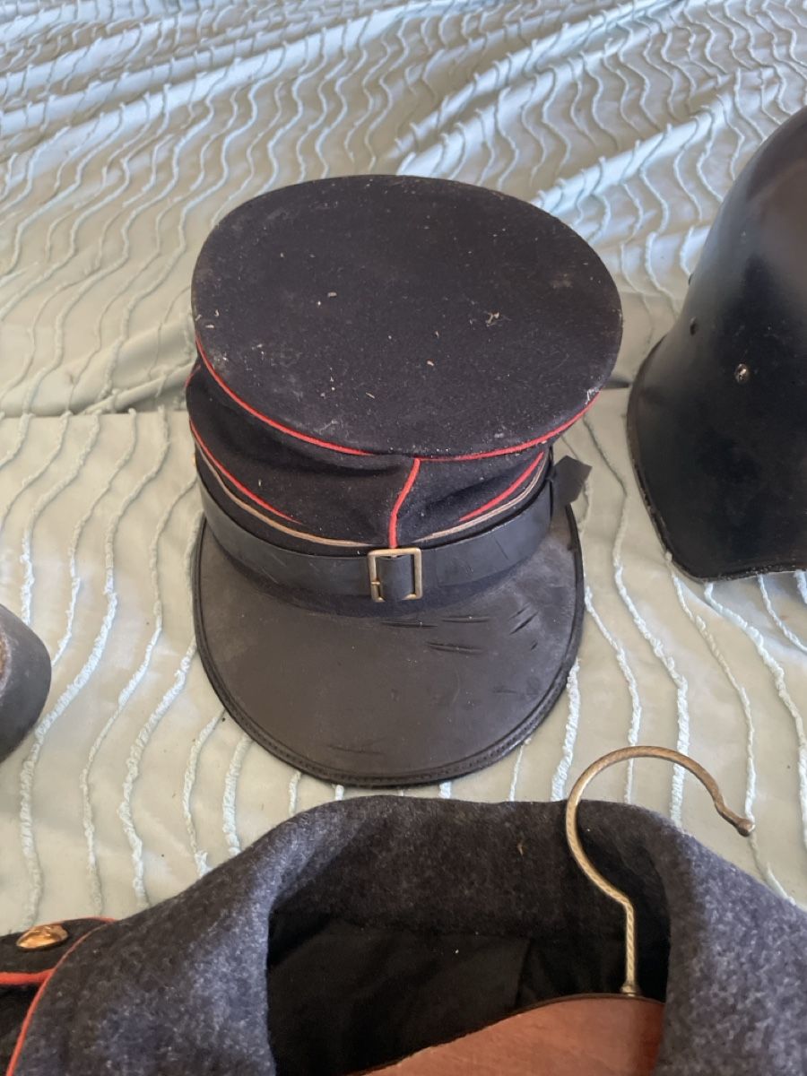 Uniformes: Uniforme complet pompier ensemble veste pantalon casque – D'occasion à Meyrin par jul_km5p 2