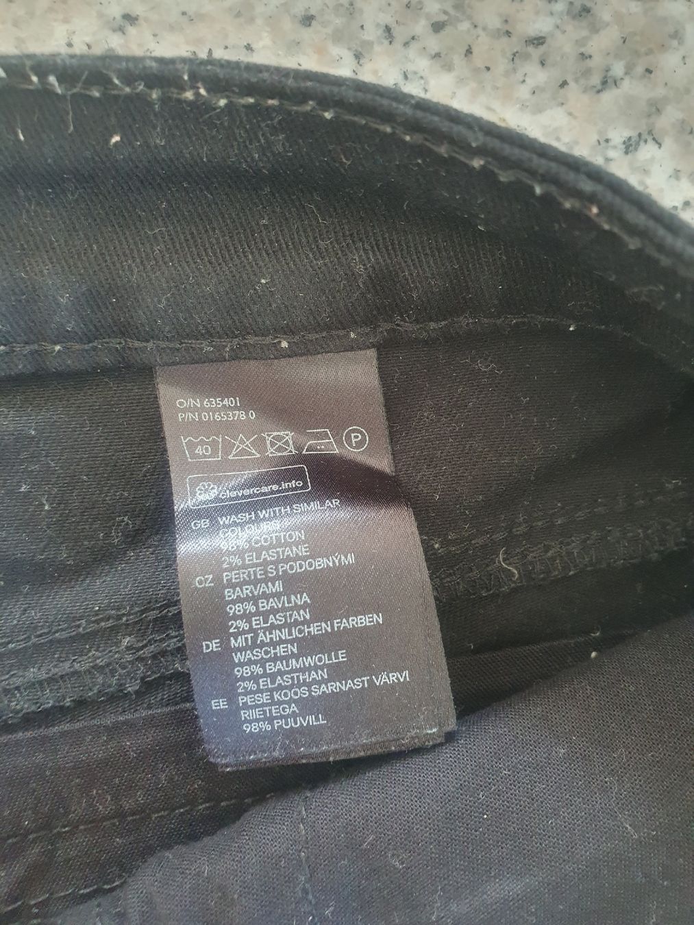 H&M Pantaloni: Schwarze H&M Shorts, Grösse 36 – Usato da Moosseedorf venduto da Sonnenschein.. 2