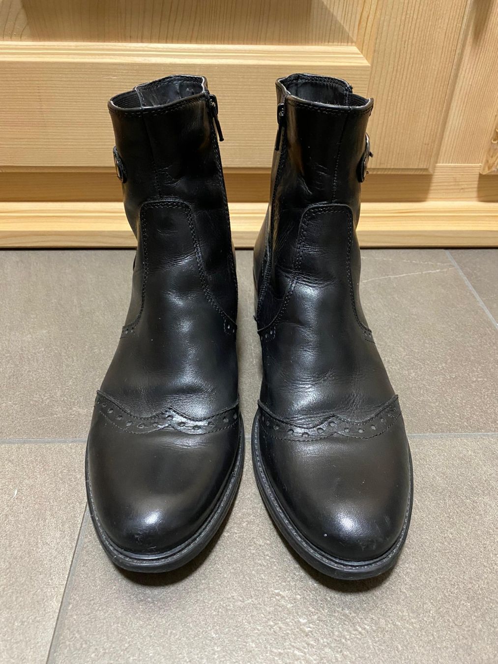 Damenschuhe: Damen Stiefeletten schwarz – Gebraucht aus Vicosoprano von abc258 1
