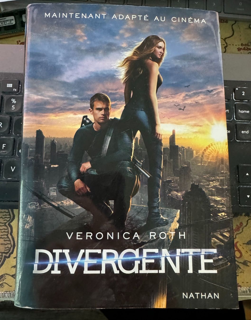 Livres: 2 Livres Divergente – D'occasion à Semsales par __Florian__ 1