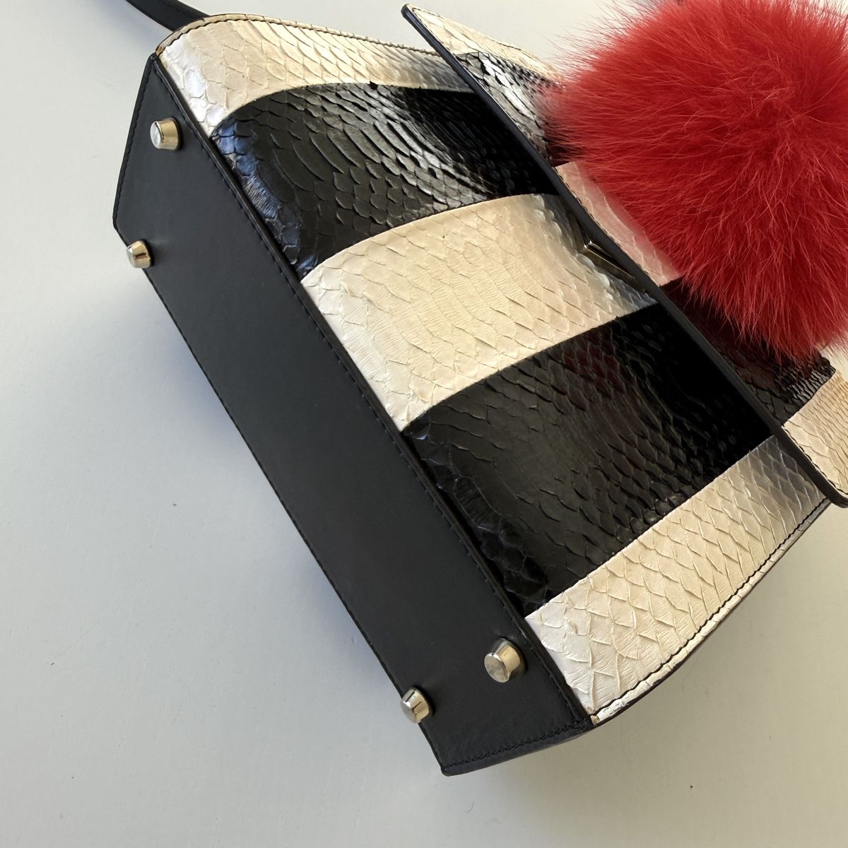 Borse da donna: LES PETITS JOUEURS Python Leather and Fox Fur Bag – Usato da Emmen venduto da Avviivva_Com2023 4