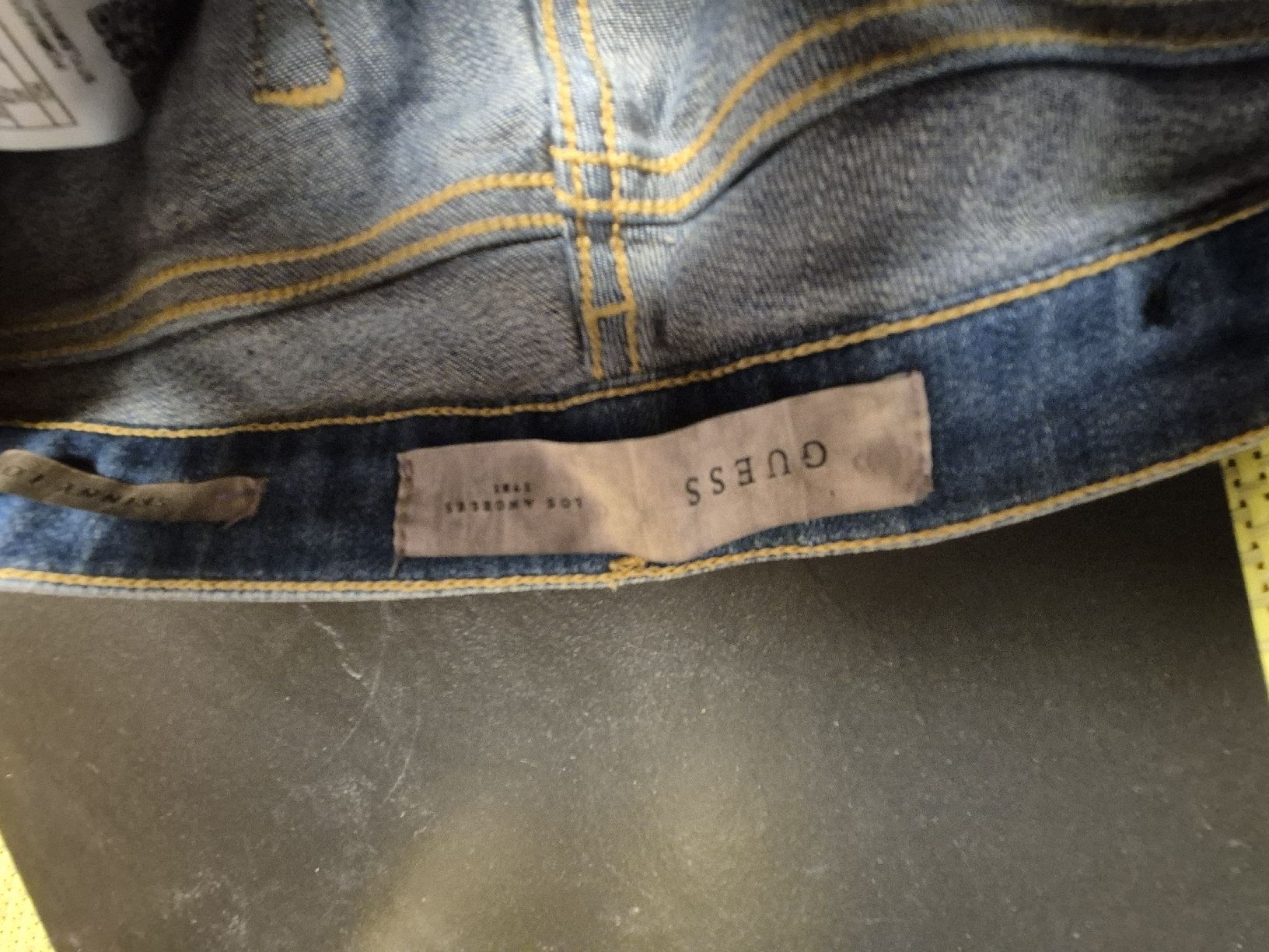 Guess Hosen: Guess Jeans,zu verkaufen – Neu (gemäss Beschreibung) aus Romanshorn von Knupsi 3