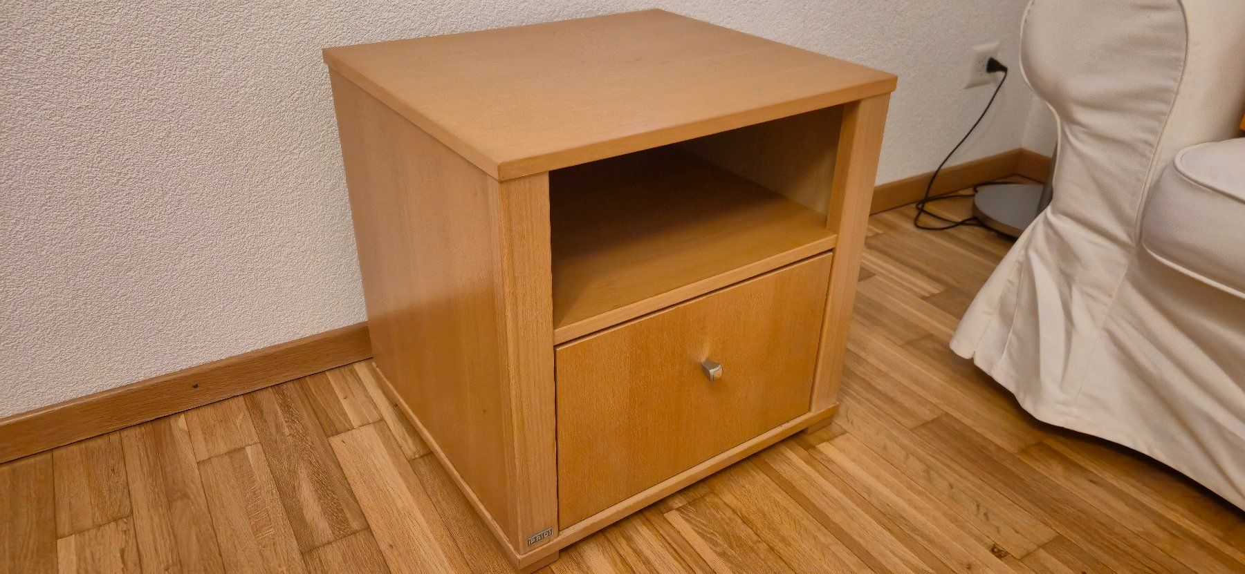 Comodini: Nachttisch aus Massivholz – Usato da Zuzwil SG venduto da hofmanndamian 1