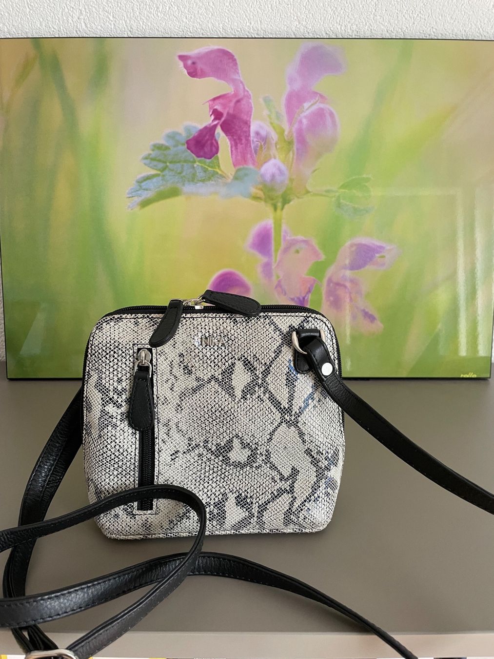 Taschen für Damen: NIKA Umhängetasche – Gebraucht aus Uzwil von rosgi22 1