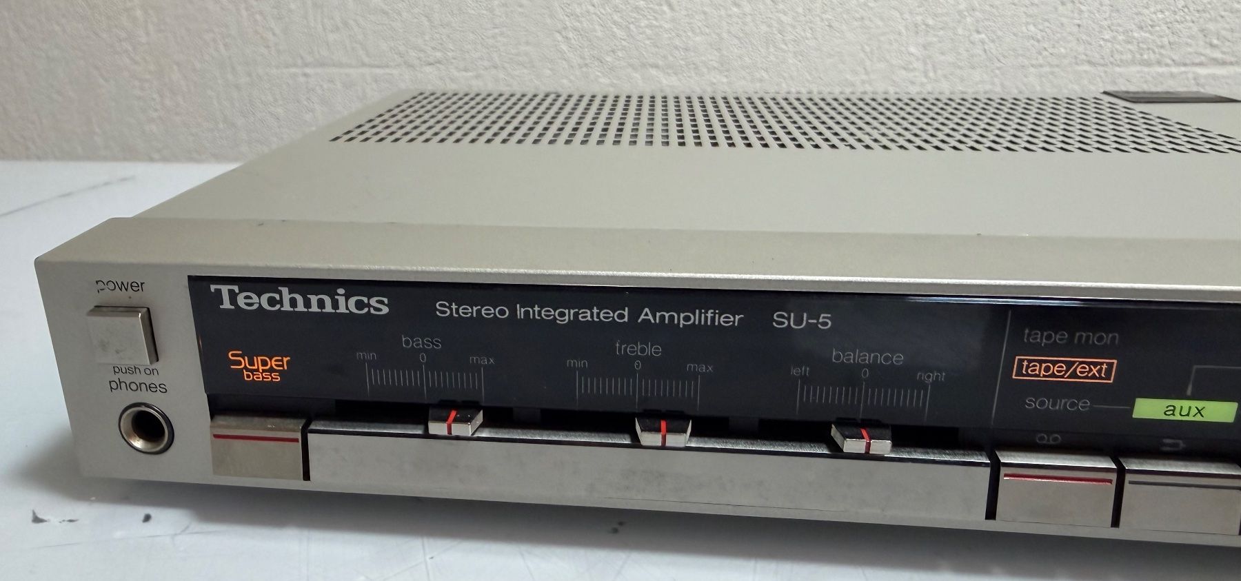 Technics Amplificatori: Technics SU-5 Stereo Integrated Amplifier (1982-85) – Usato da Oberglatt ZH venduto da Kumar2 3