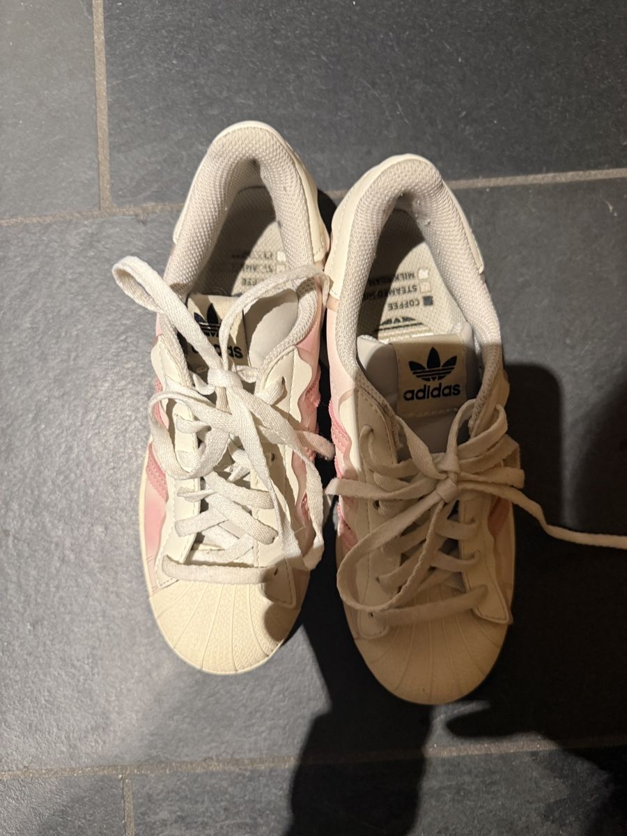 Adidas Scarpe per ragazze: Rosa Adidas Superstars – Usato da Trimmis venduto da moonsoon1421 3