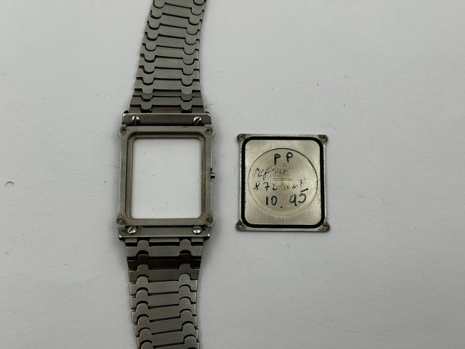 Ebel Orologi: Ebel Tank Gehäuse mit Band ref: 181902 – Usato da Brüttisellen venduto da AlphaOmega05 1