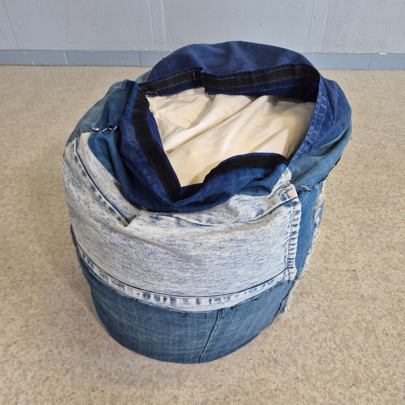 Hocker: Jeans Sitzsack Pouf Handmade Hocker Höcker – Gebraucht aus Nottwil von Wondewa-Shop 5