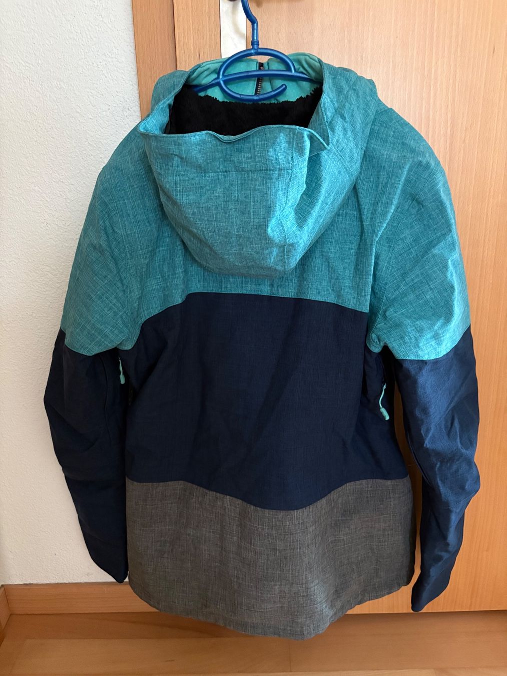 Giacche: Winterjacke Grösse L – Usato da Deitingen venduto da Fabiandeitingen 1
