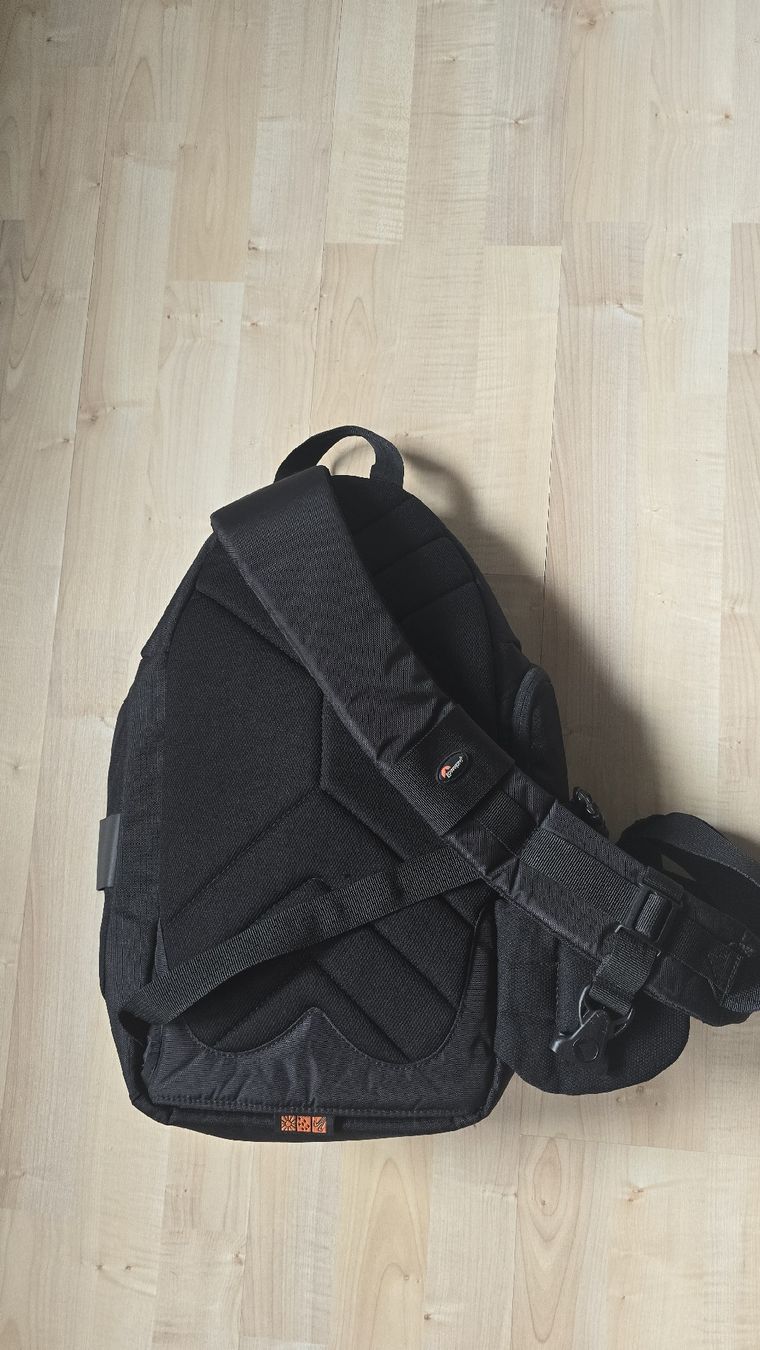 Zaini: Lowepro Tasche schwarz Slingbag  NEU – Nuovo (secondo la descrizione) da Dielsdorf venduto da hallo1 1