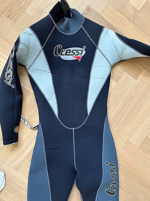 Cressi Mute per immersioni: Cressi Combinaison Plongée – Usato da Chêne-Bougeries venduto da wil_m5mb