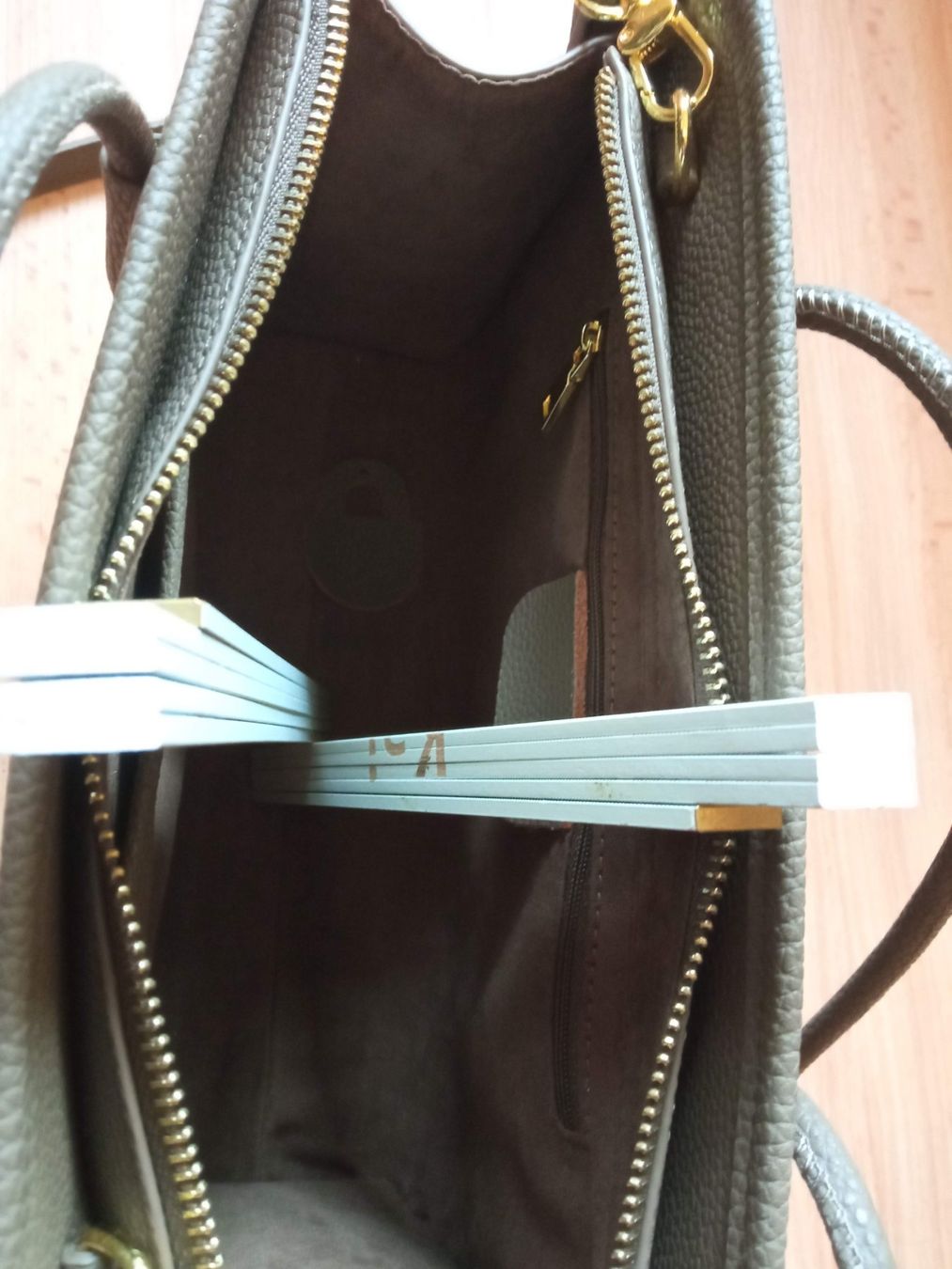 Taschen für Damen: Schicke Damen Handtasche neuwertig – Neu (gemäss Beschreibung) aus Bülach von uba_p272 4