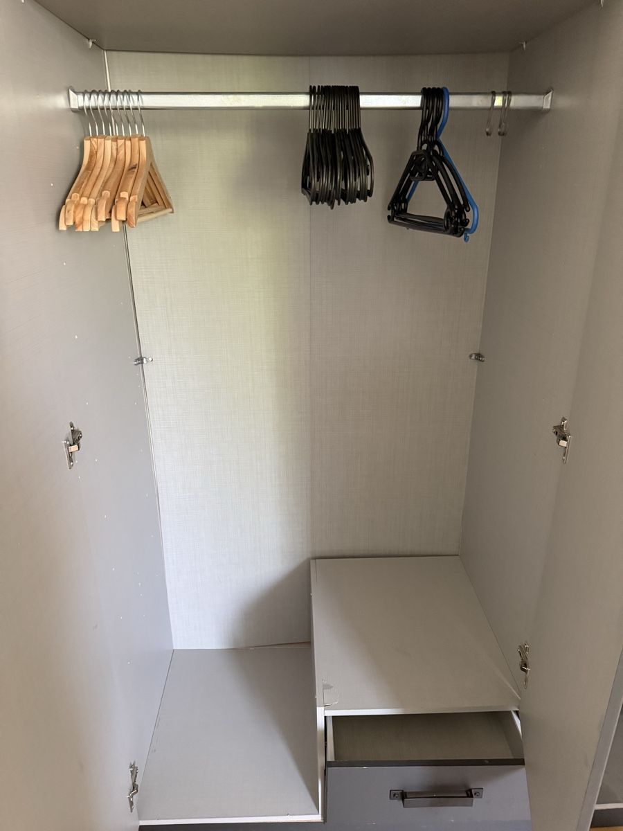 Guardaroba: Lipo Kleiderschrank – Usato da Zürich venduto da lau_8n8v 1