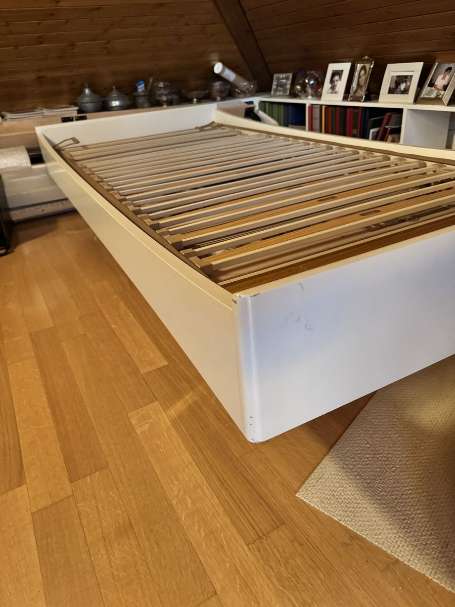 Letti: Bettrahmen mit Lattenrost 90x200 – Usato da Bern venduto da Cardi11 2