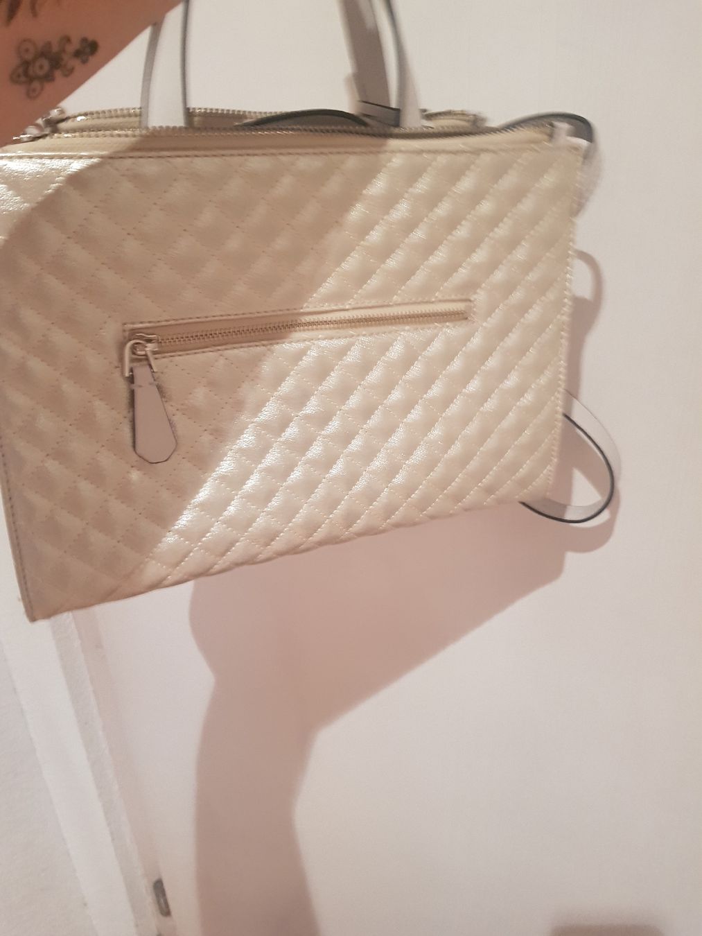 Guess Taschen für Damen: Damen Guess Tasche – Gebraucht aus Zihlschlacht von Sun25 1
