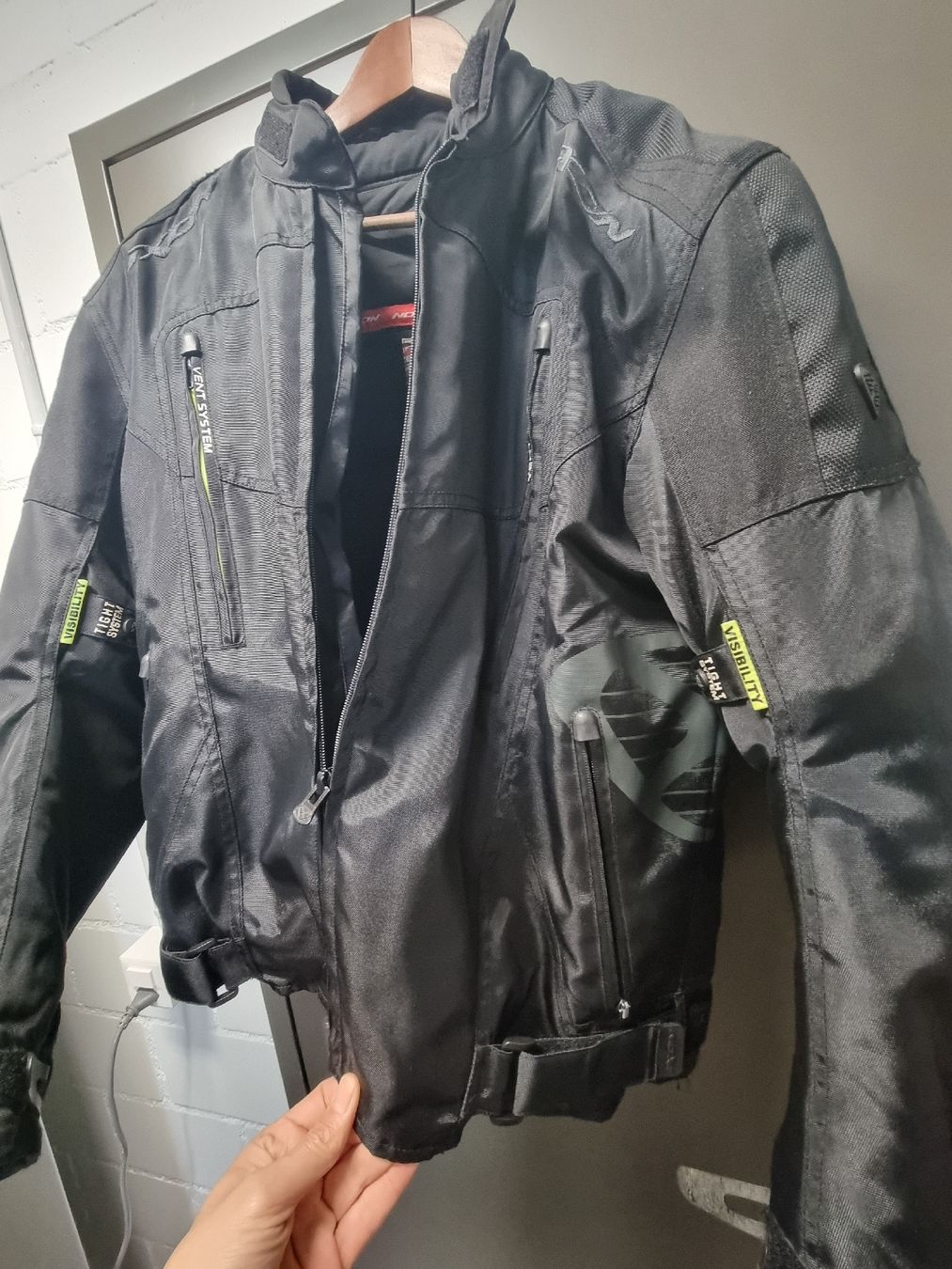 Ixon Jacken: IXON Motorradjacke XL eher eine L – Gebraucht aus Baden von Giuseppe5 1