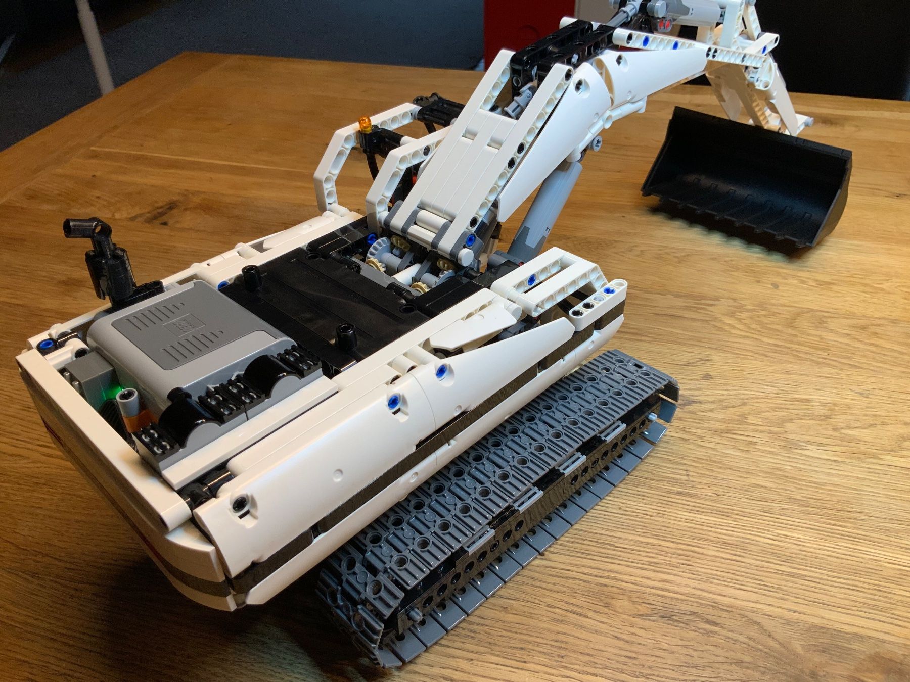 Lego Jeux de construction: LEGO Technic 8043 White Edition RC Motorized Excavator – Neuf (Voir description) à Tagelswangen par rotsi 9