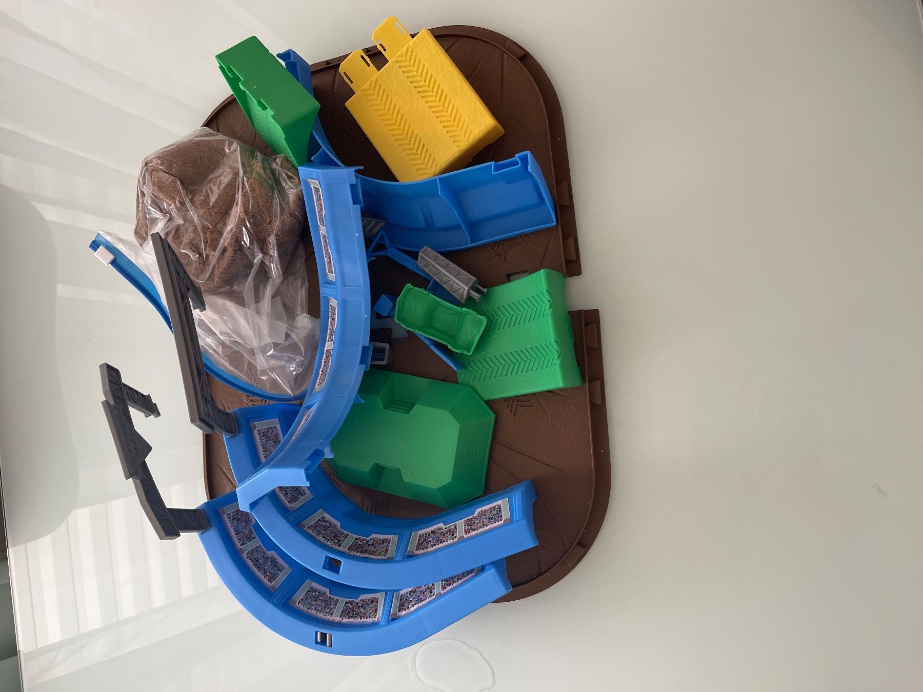 Hot Wheels Giocattoli: HOT Wheels Dirt Arena – Usato da Oberglatt ZH venduto da Lita12 1