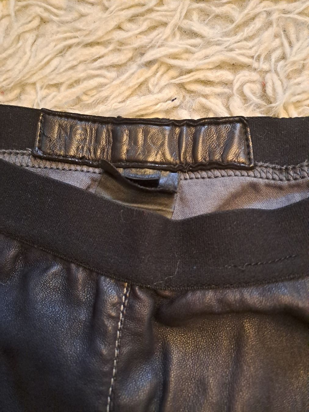 Pantaloni: Lederleggings Neil Barett Gr 36 schwarz – Usato da Romanshorn venduto da awaken 2