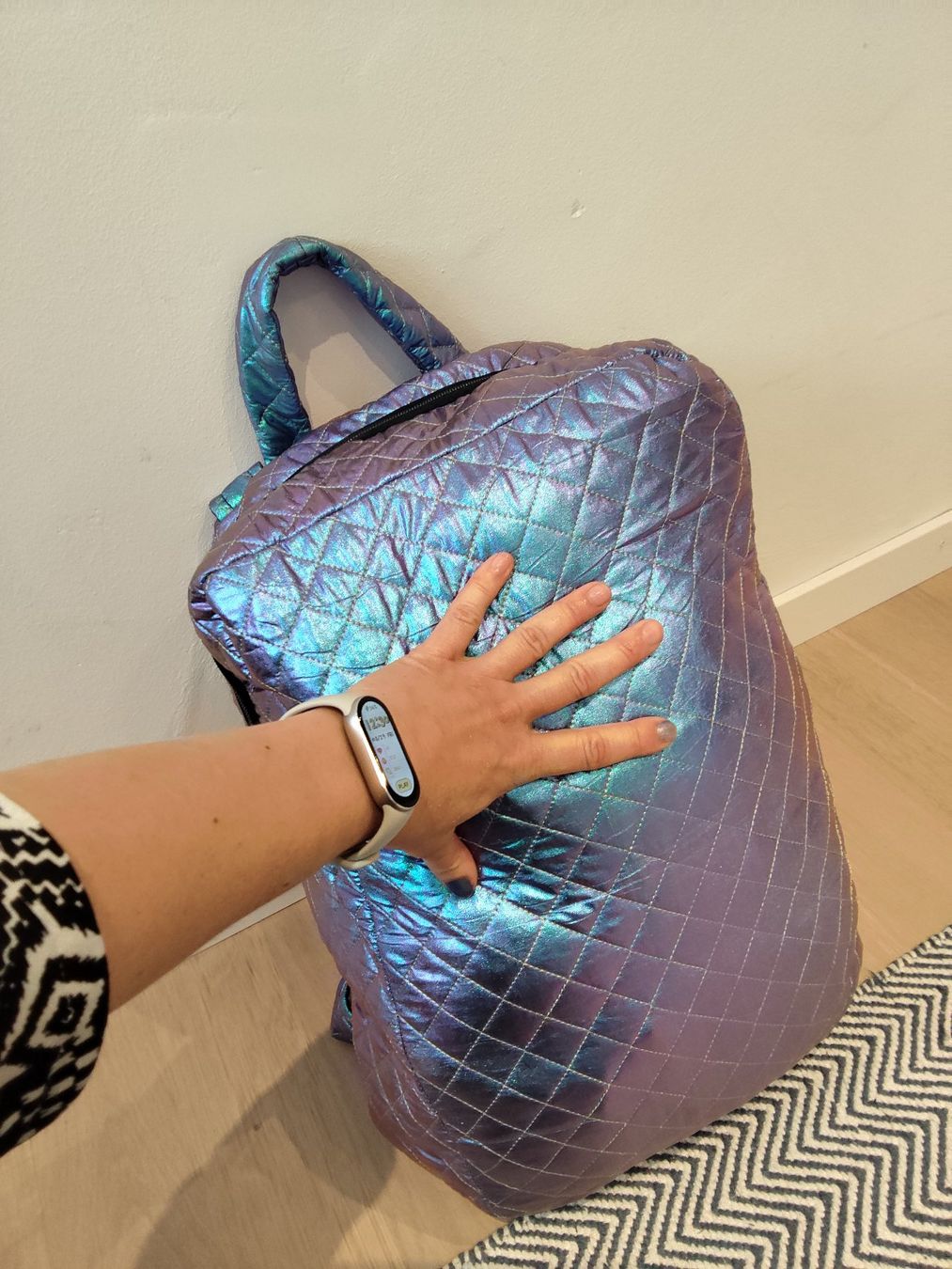 Zaini: Coole, blaue Stepp Rucksack, holographic – Nuovo (secondo la descrizione) da Bellikon venduto da MellonCollieMitTwint 3