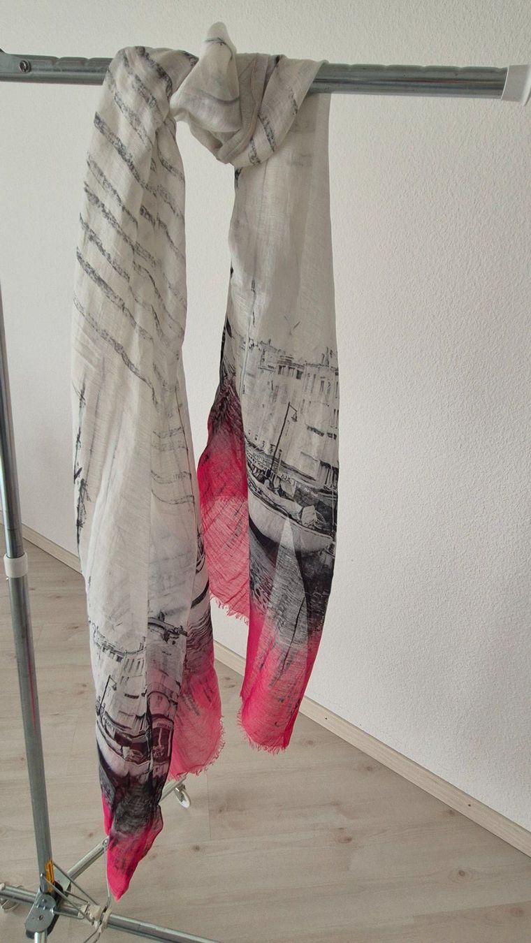 Marc Cain Foulards, Tücher & Schals: MarcCain Schal – Gebraucht aus Kilchberg ZH von logn 4
